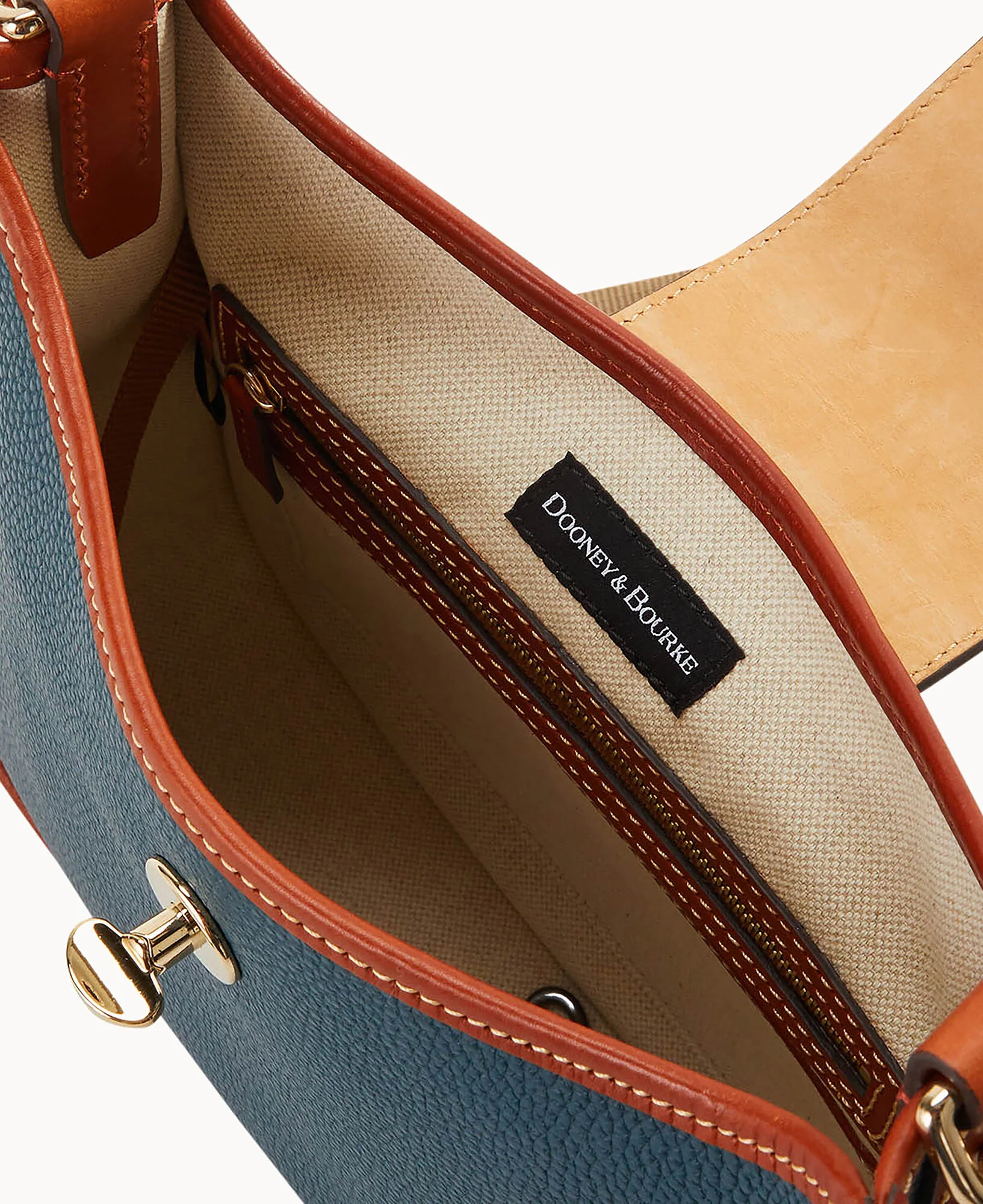 Pebble Turnlock Messenger 28 - Image 58